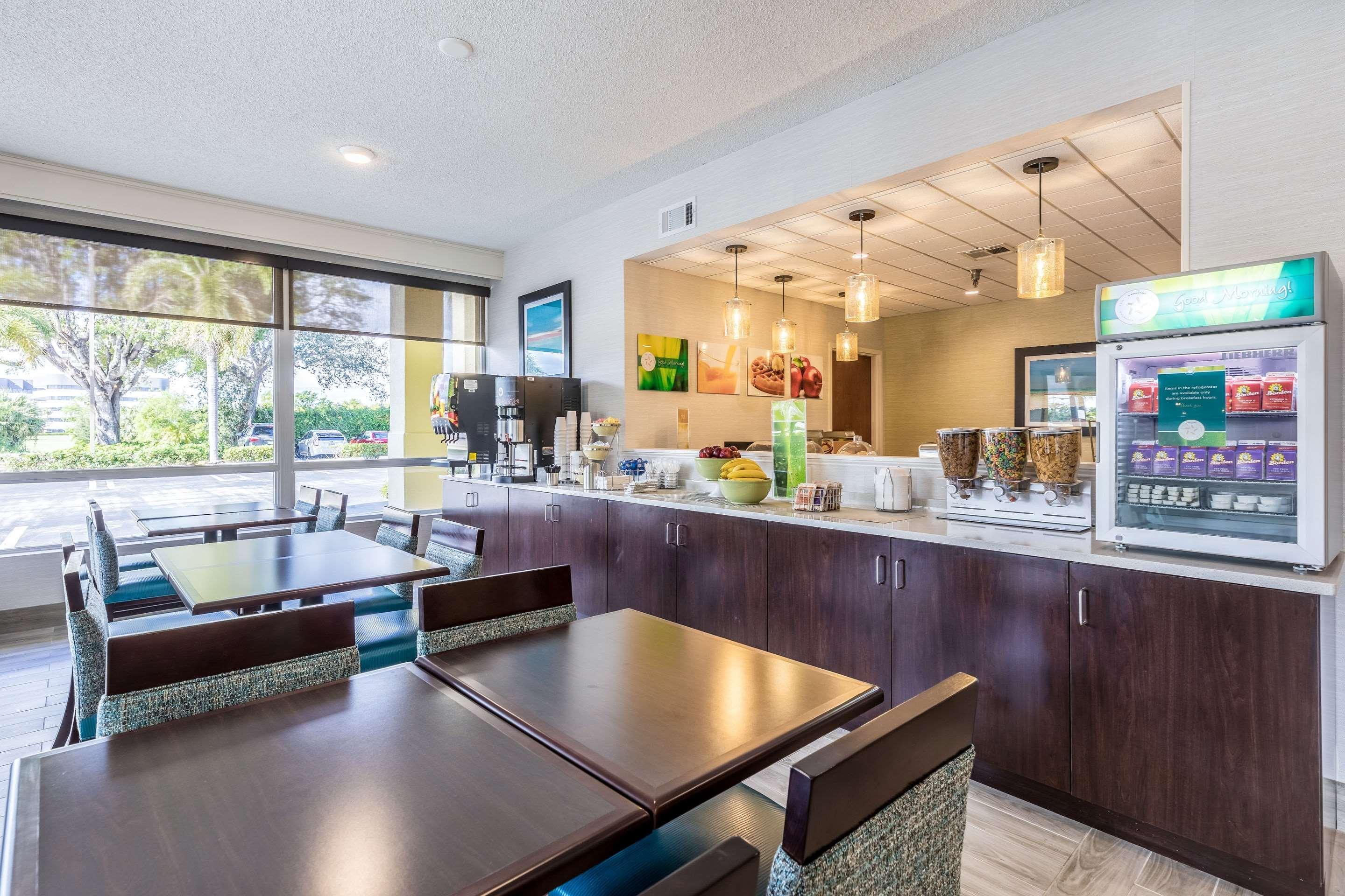 Quality Inn Palm Beach International Airport West Palm Beach Exteriör bild