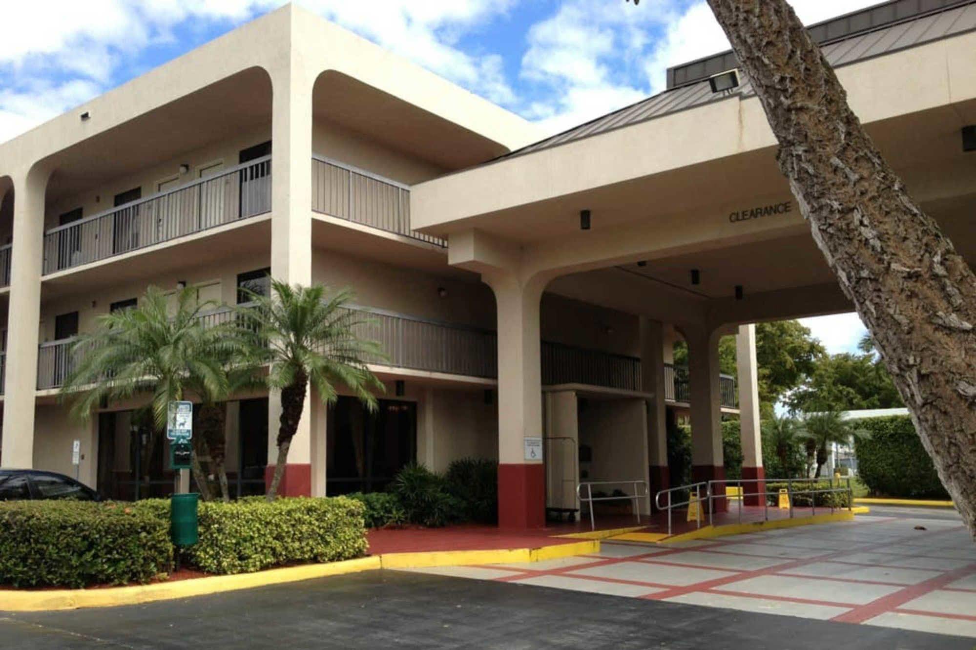 Quality Inn Palm Beach International Airport West Palm Beach Exteriör bild