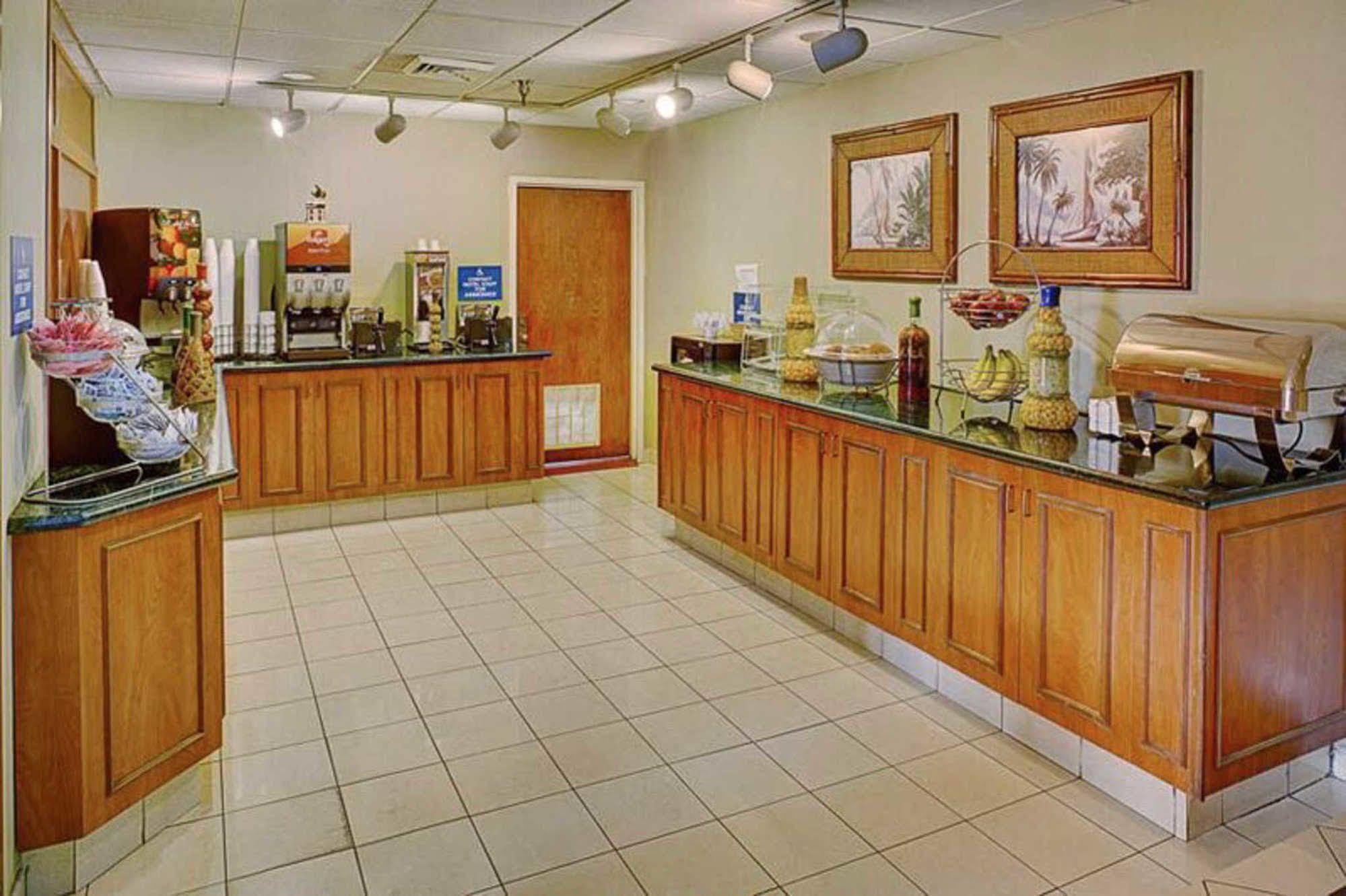 Quality Inn Palm Beach International Airport West Palm Beach Exteriör bild
