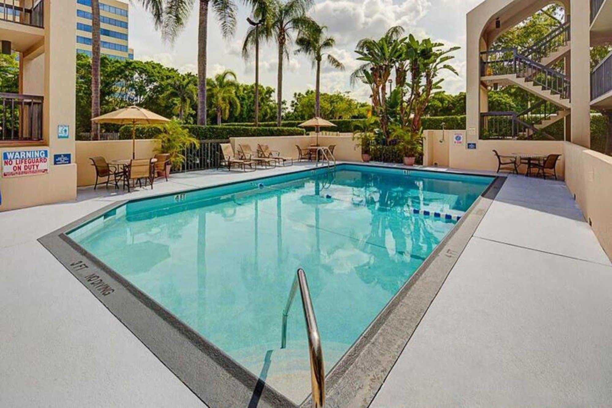 Quality Inn Palm Beach International Airport West Palm Beach Exteriör bild