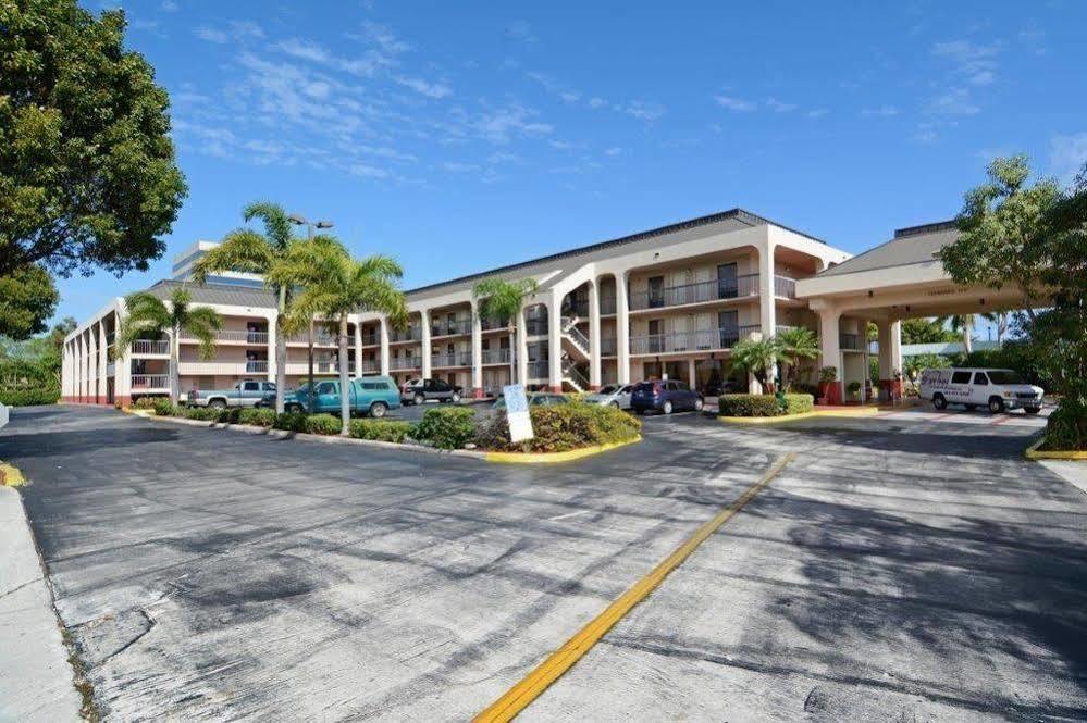 Quality Inn Palm Beach International Airport West Palm Beach Exteriör bild